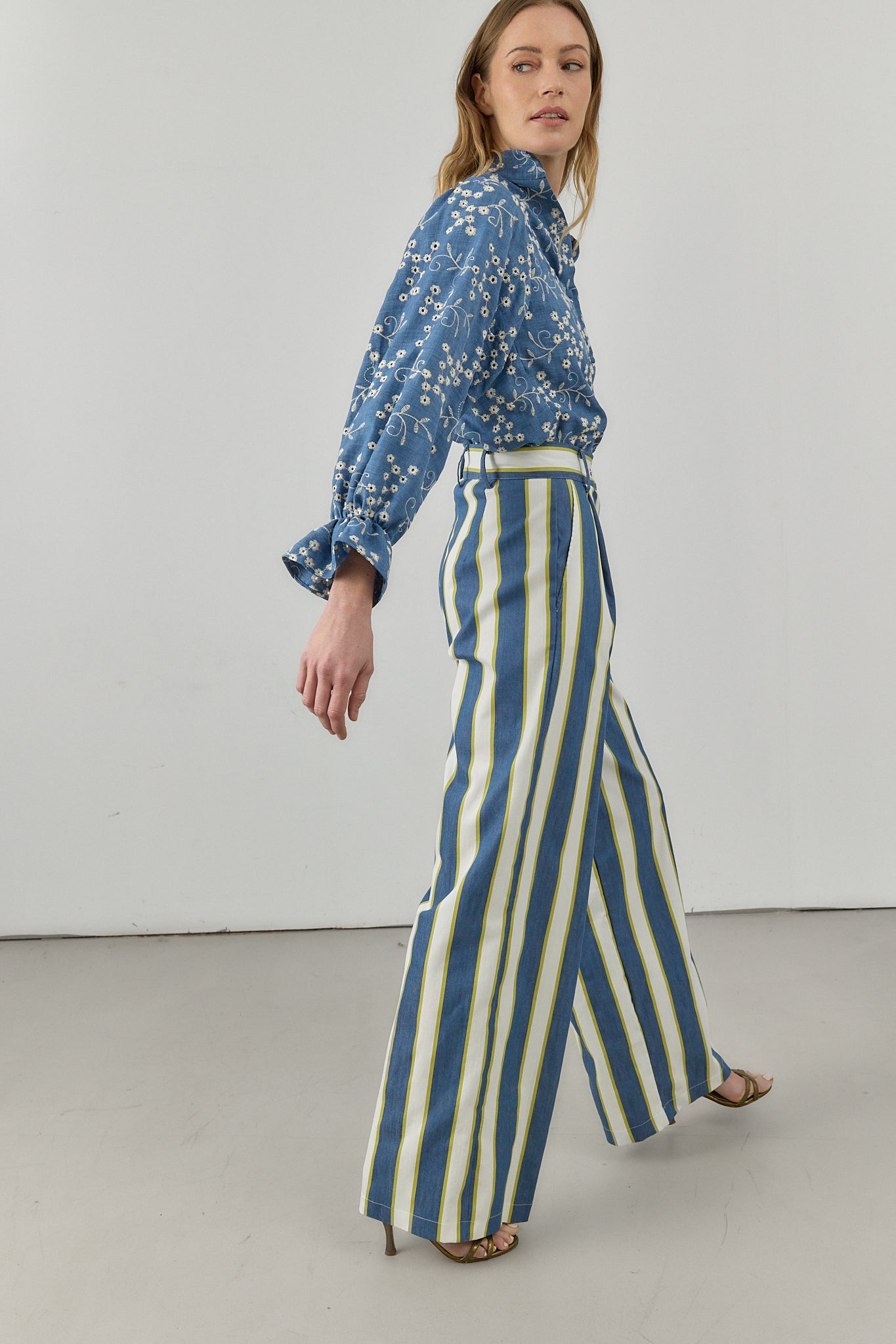 BLUSA AVIÑON AZUL