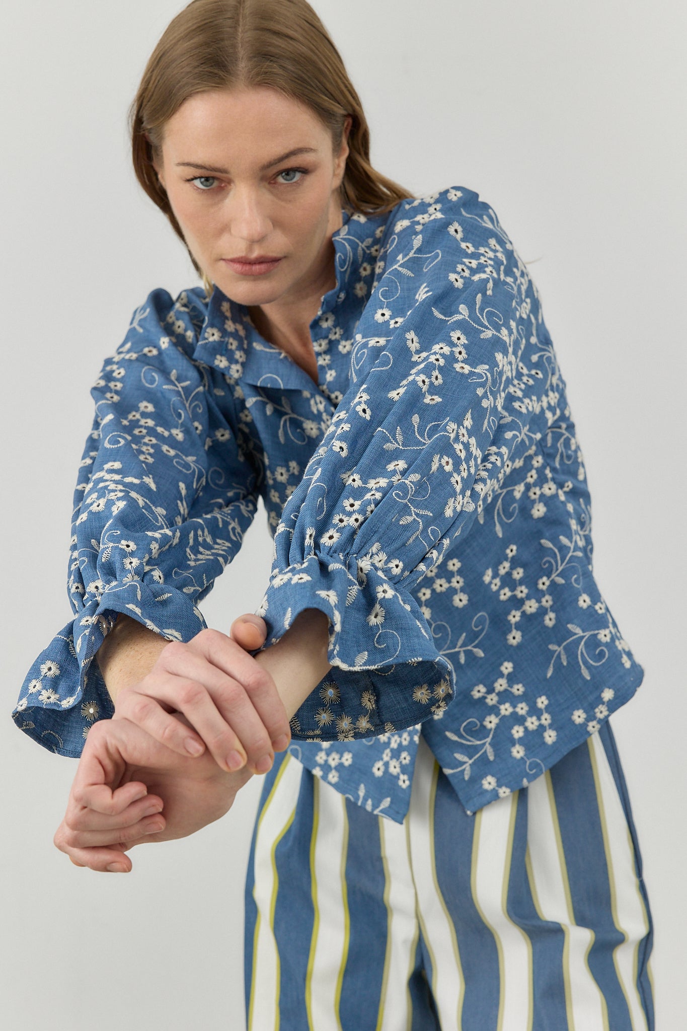 BLUSA AVIÑON AZUL