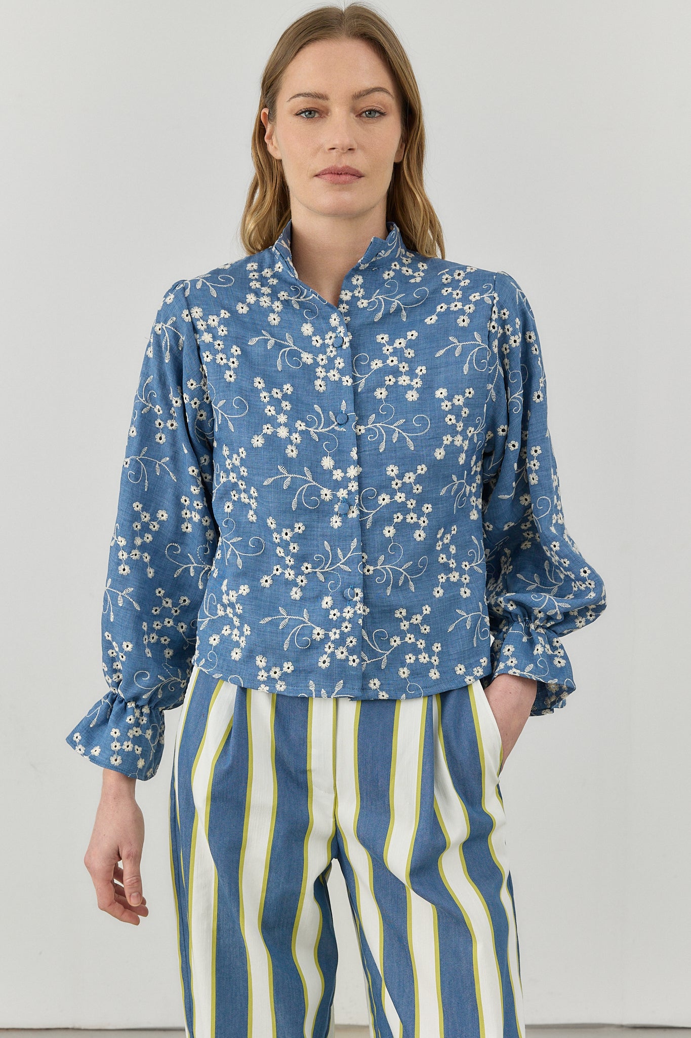 BLUSA AVIÑON AZUL